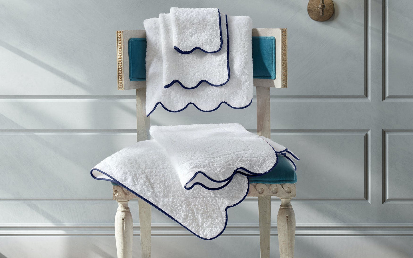 Cairo Scallop Tub Mat