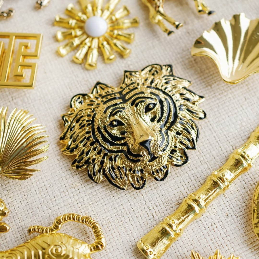 "Liger" Interchangeable Artisan Belt Buckle w/ Gold Finish