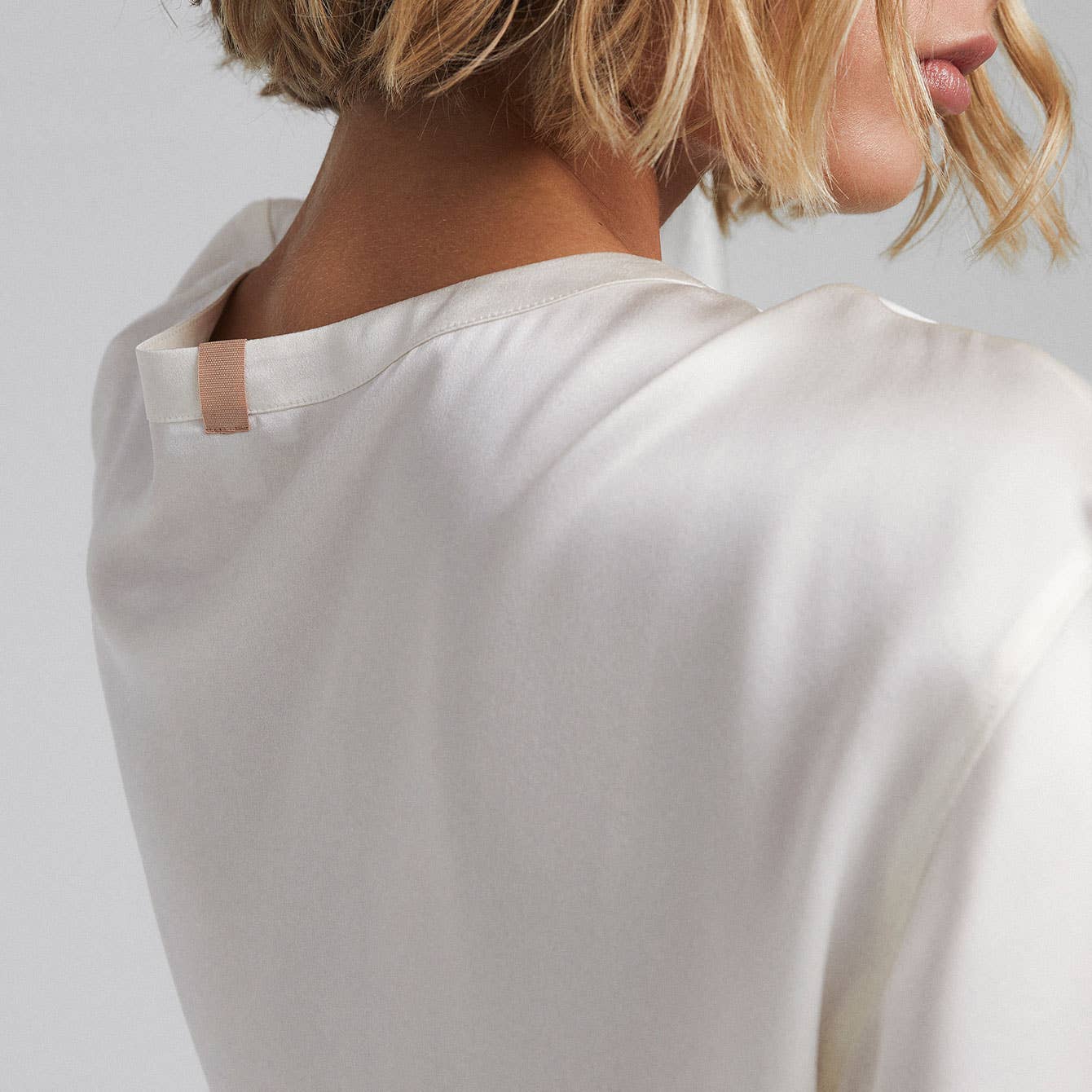 Washable Silk Tee Short Set: Tranquil White / S