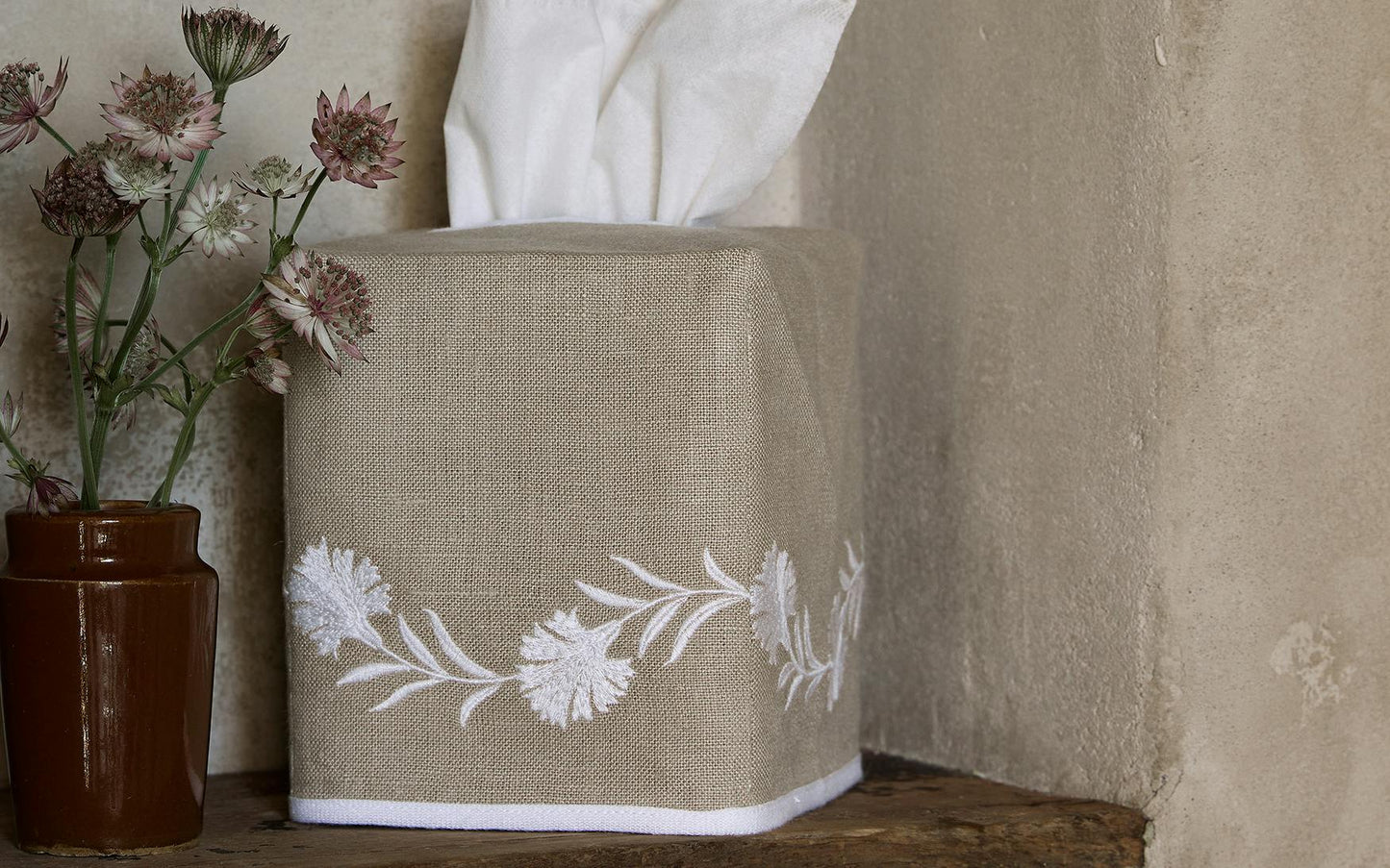 Daphne Tissue Box Cover