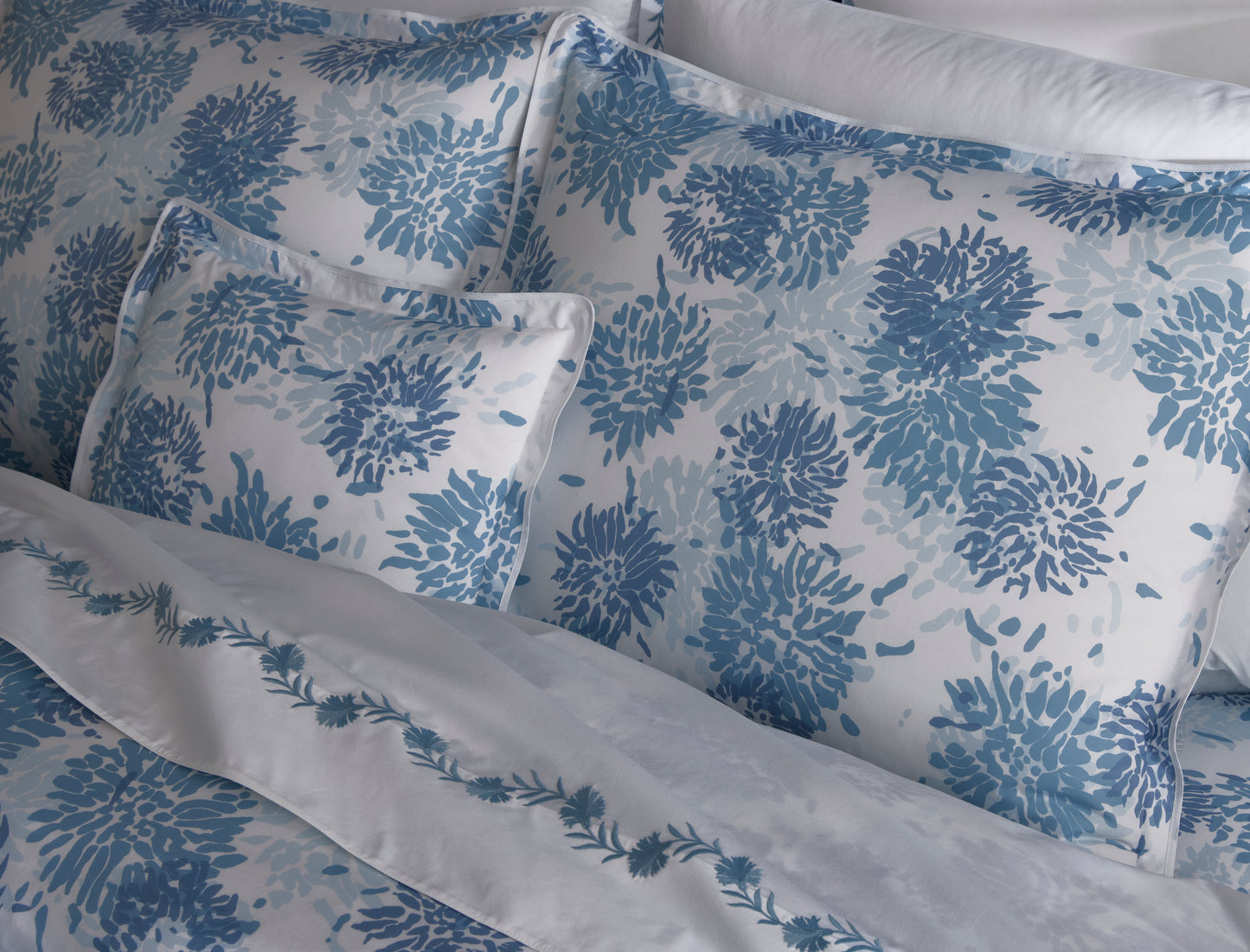 Matouk Tillett Chrysanthemum Quilt