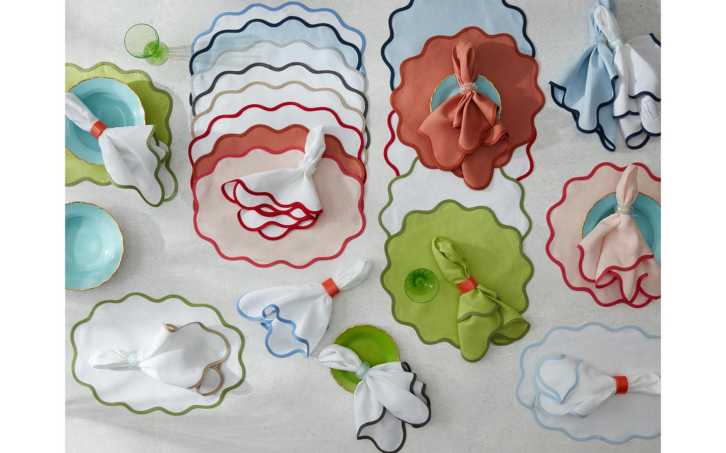 Scallop Edge Napkin Set of 4