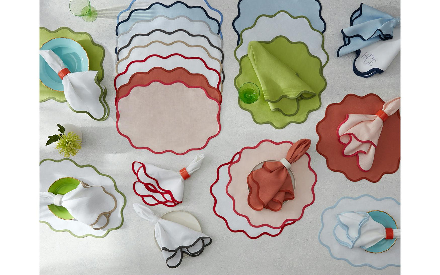Scallop Edge Napkin Set of 4