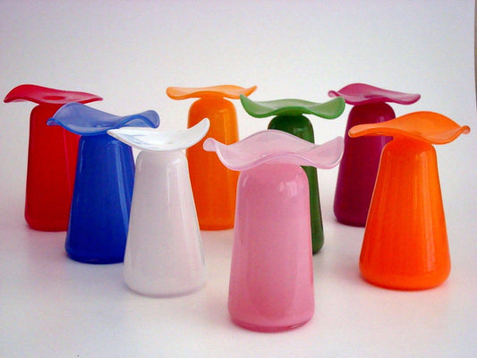 Ruffle Bud vase: Pink / Blown Glass / 5”x4”