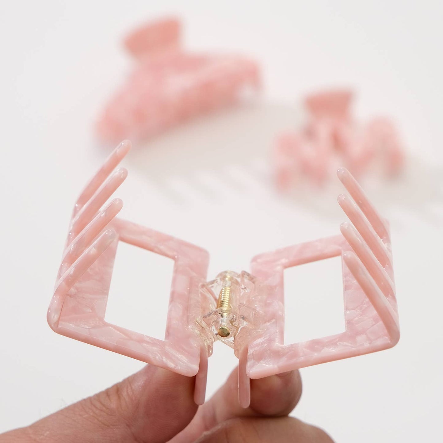 Saltwater Pink S/M - Assorted Claw Clips: Assorted