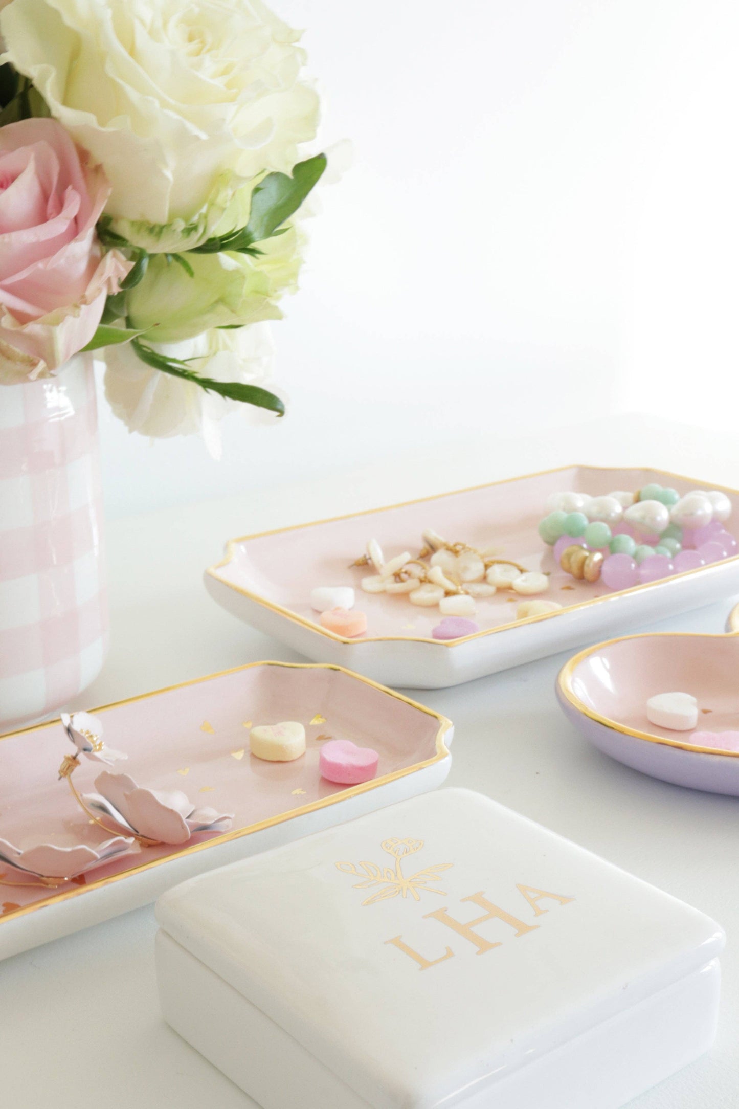 "Confetti Hearts" Tray: Pink / Large