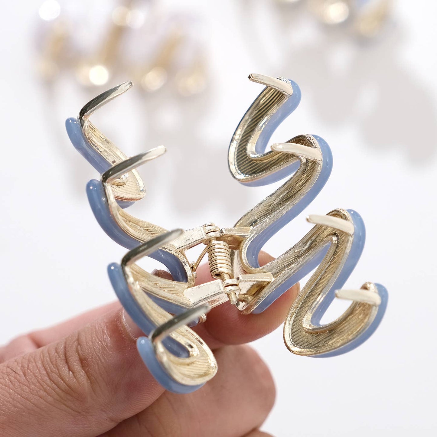 Willow Mini Coastal Metal Squiggle Claw Clip - Mini: Assorted