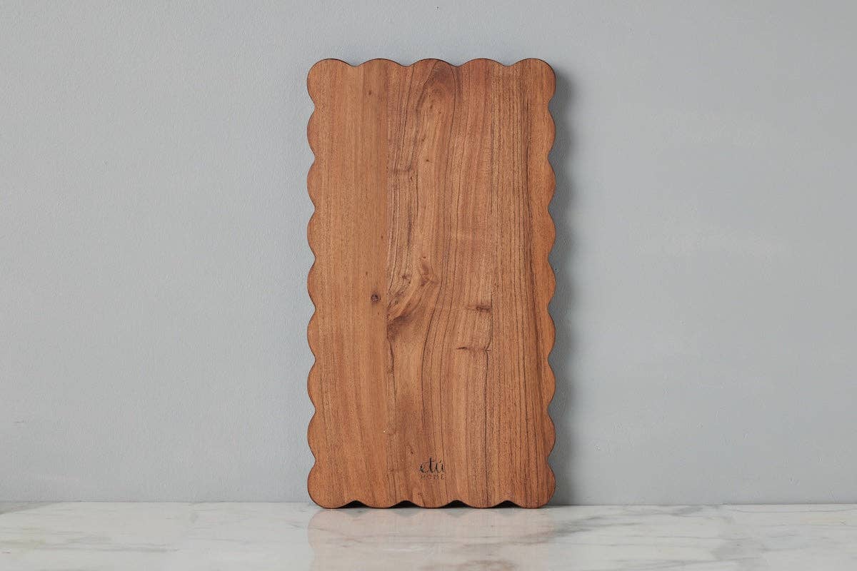 Scalloped Cutting Board, Medium Rectangle Plank