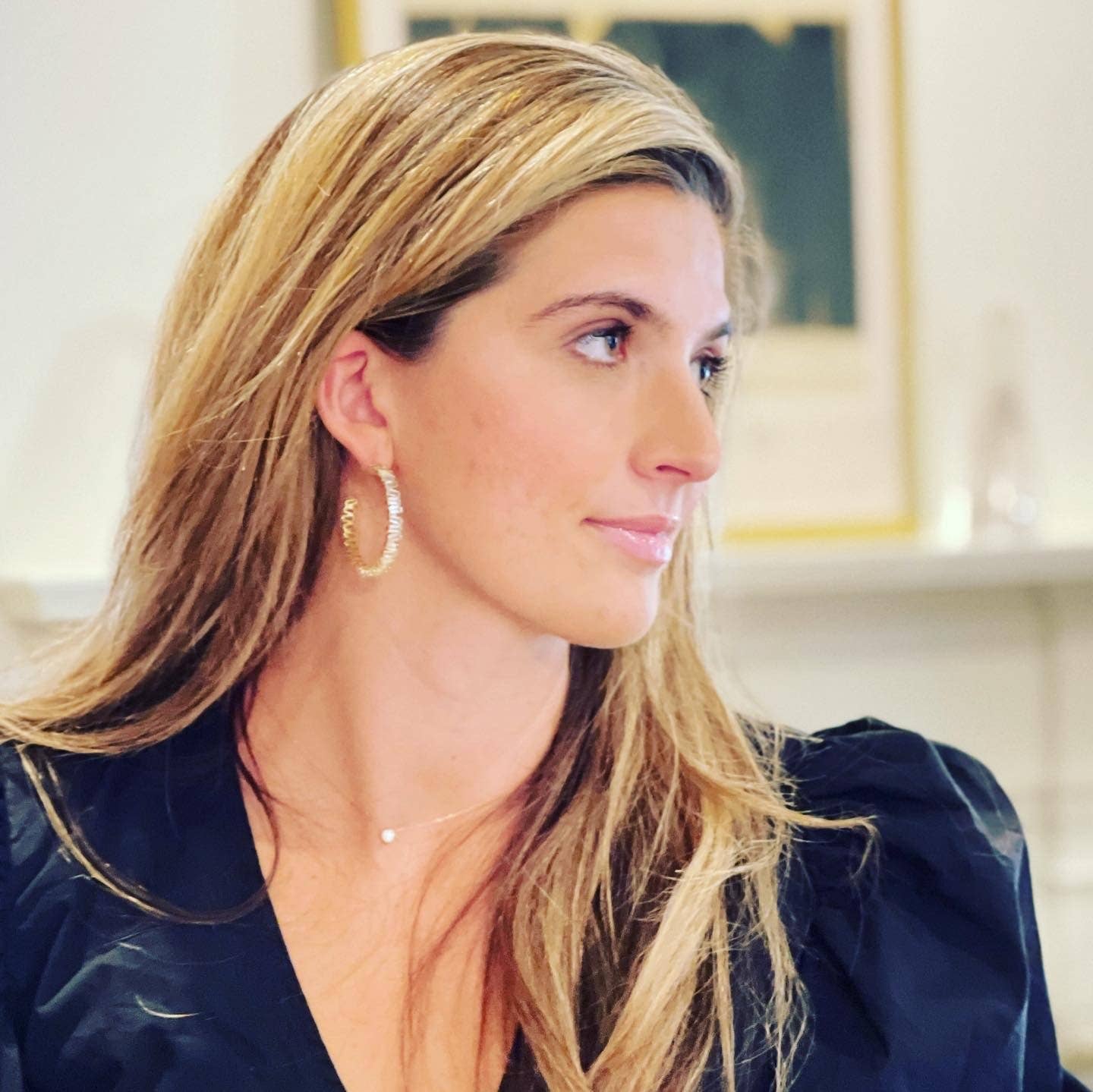 Thea Hoop Medium Earring - (12 Gemstone Options): Green Onyx