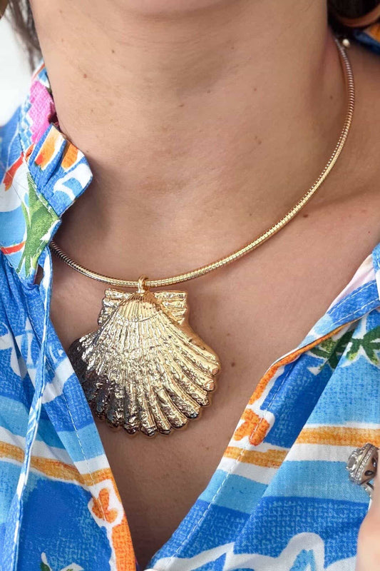 Gold Shell Pendant Choker – Coastal Statement Necklace (15”)