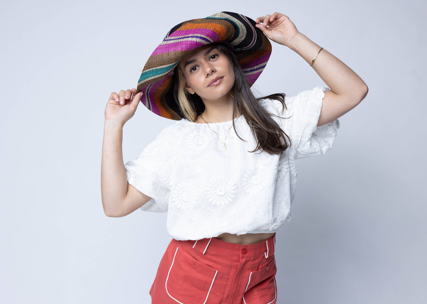 Monica 5" & 7" Wide Brim Stripe Packable Straw Sun Hats: Blue Swirl / 7 Inch