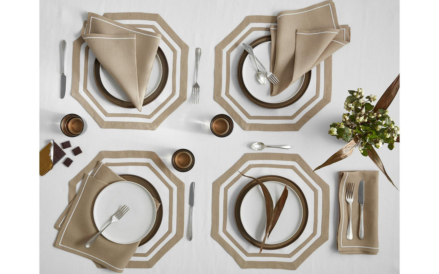Satin Stitch Napkin Set of 4