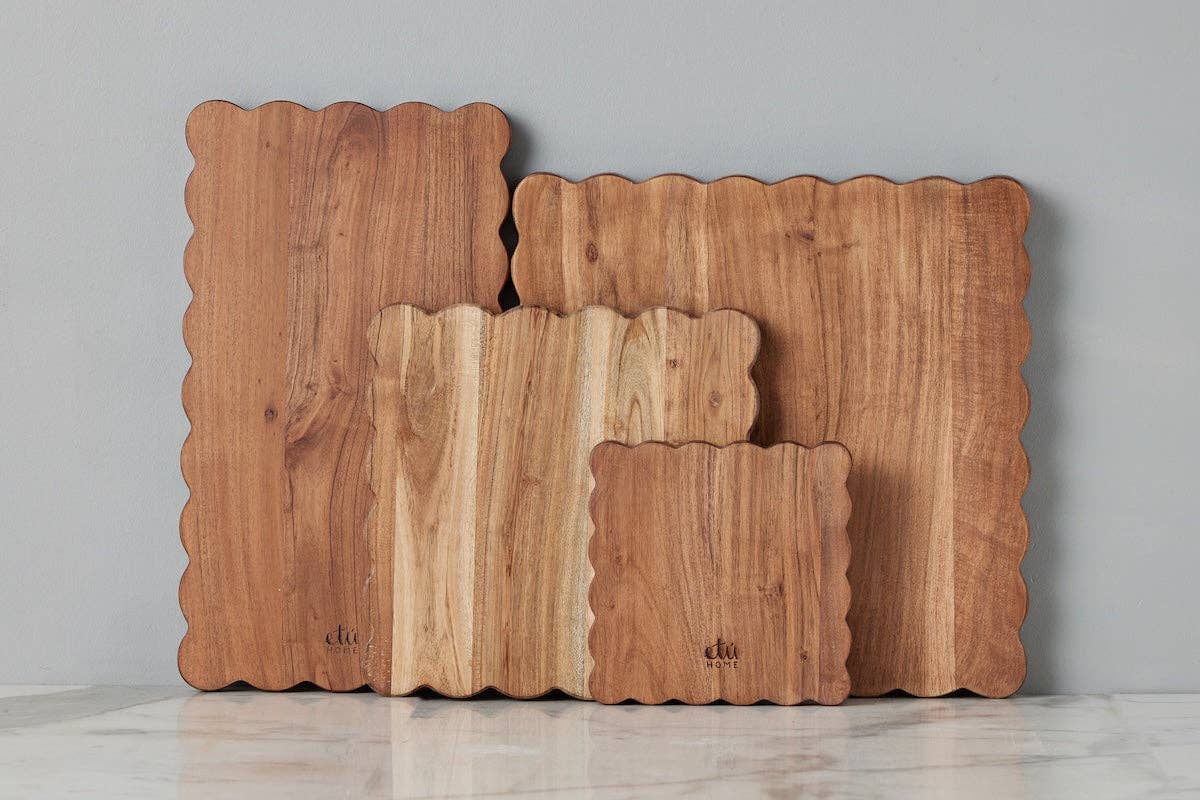Scalloped Cutting Board, Medium Rectangle Plank
