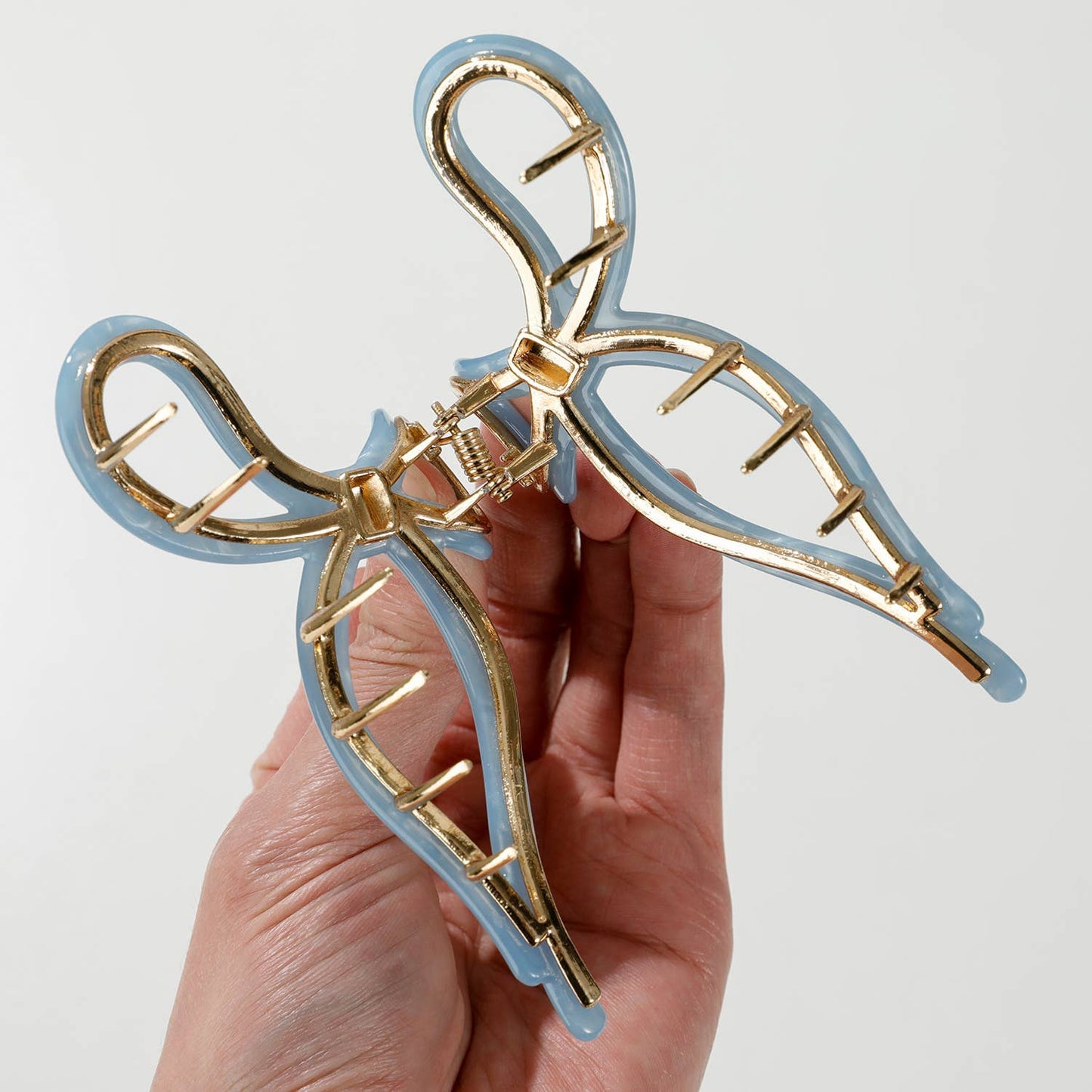 Sabrina Coastal Ribbon Metal Bow Claw Clip - Large: Assorted