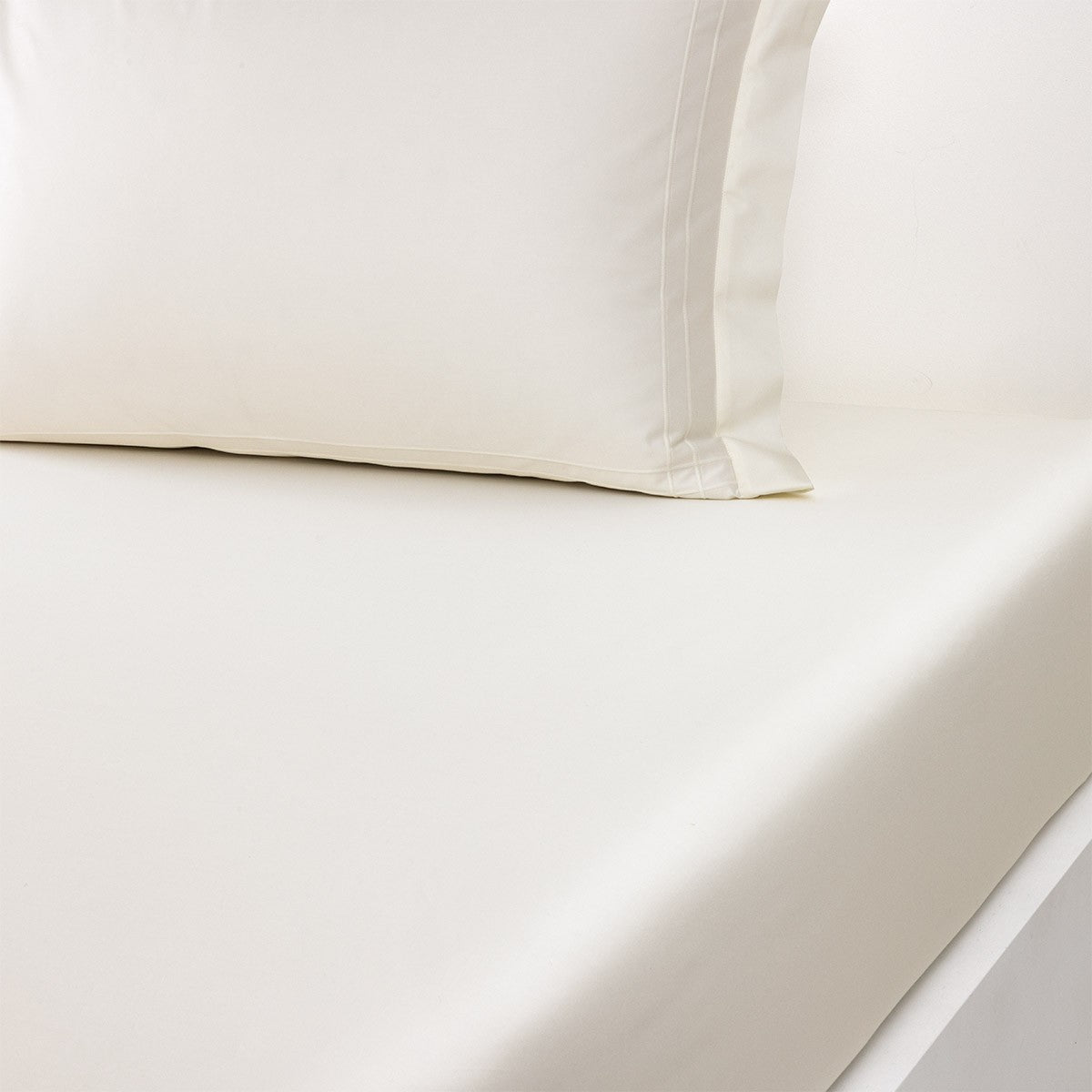 Yves Delorme Couture Adagio Fitted Sheet